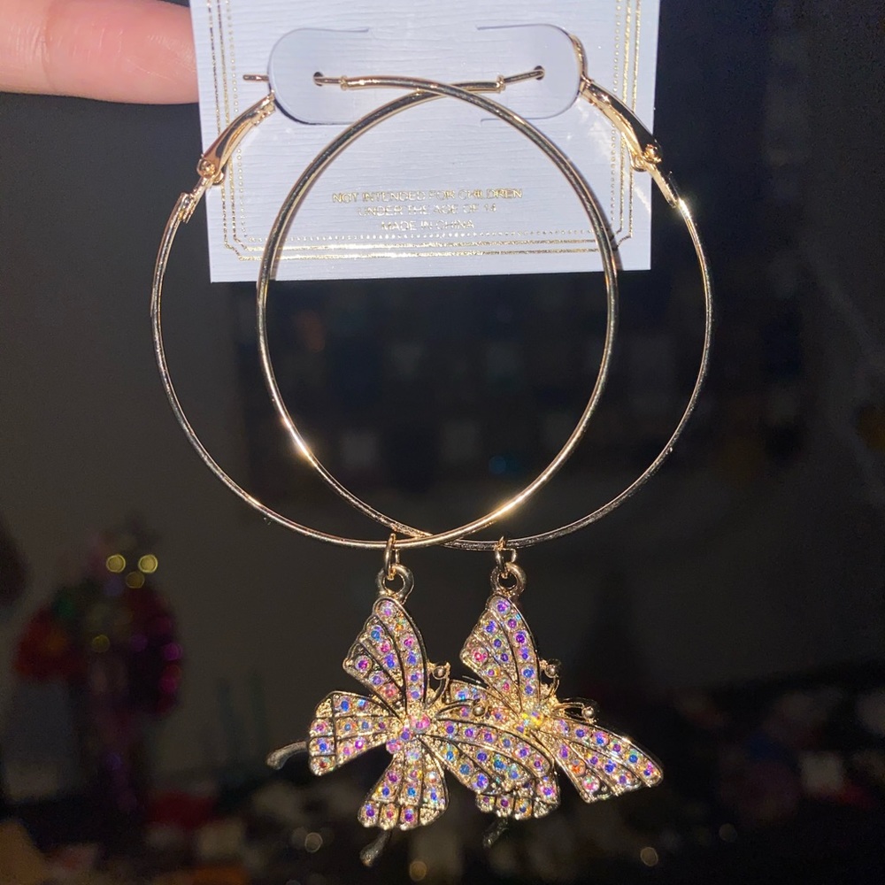 Gold butterfly hoops ✨